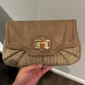 Tan clutch